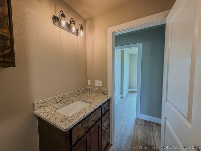 18040 S Vaughn Road, Hulbert, OK 74441
