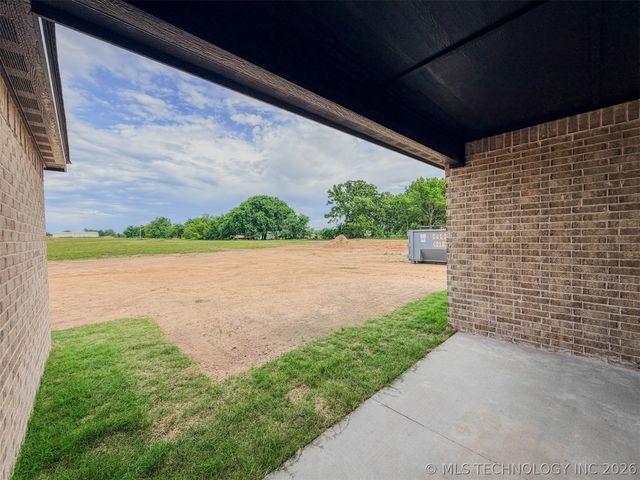 18040 S Vaughn Road, Hulbert, OK 74441