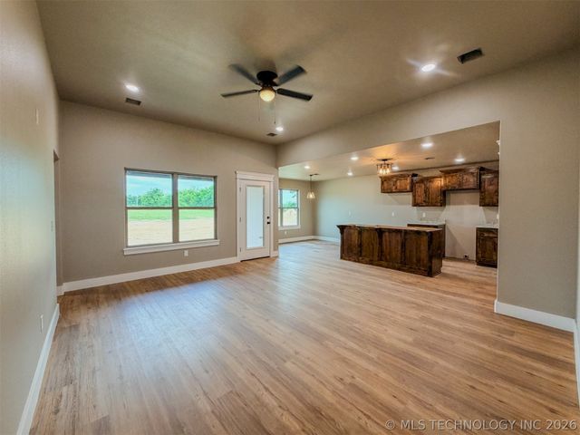 18040 S Vaughn Road, Hulbert, OK 74441