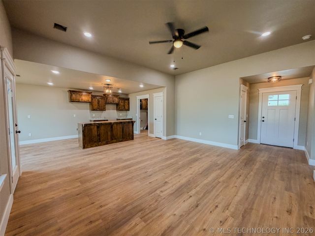 18040 S Vaughn Road, Hulbert, OK 74441
