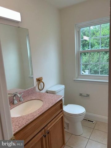 12 SUMAC CT, Newark, DE 19702