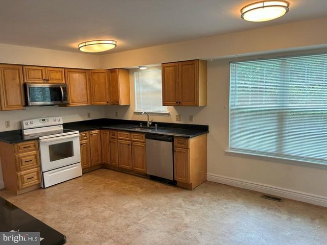 12 SUMAC CT, Newark, DE 19702