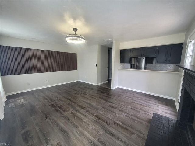 1792 Moonstone DR, Virginia Beach, VA 23456