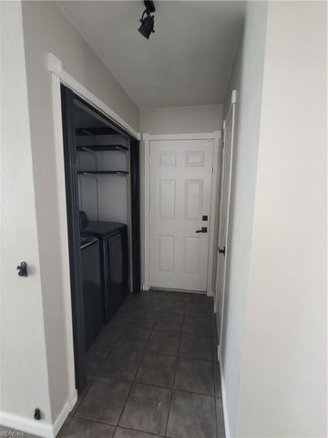 1792 Moonstone DR, Virginia Beach, VA 23456
