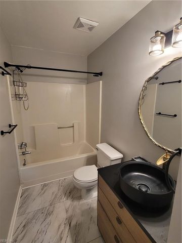 1792 Moonstone DR, Virginia Beach, VA 23456