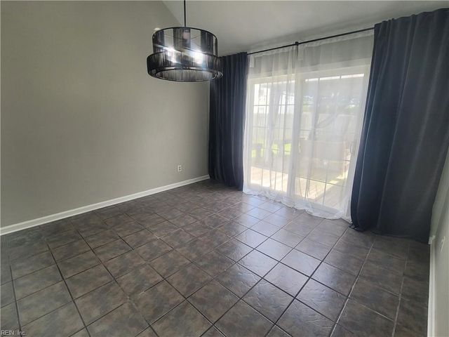 1792 Moonstone DR, Virginia Beach, VA 23456