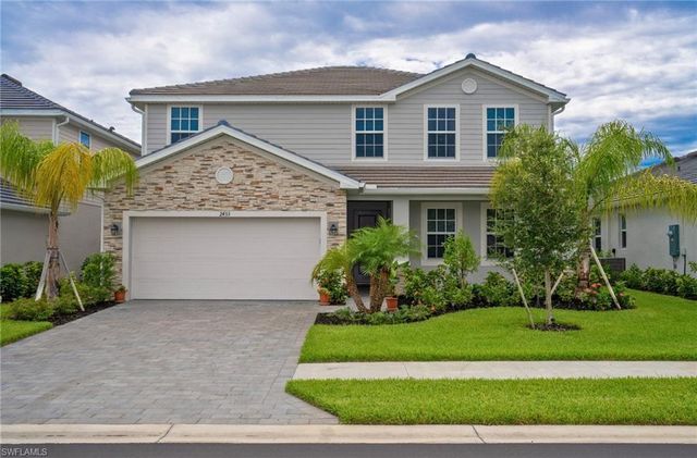 2433 Avocado LN, Naples, FL 34120