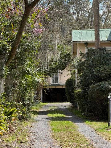 11 Formosa Drive, Charleston, SC 29407