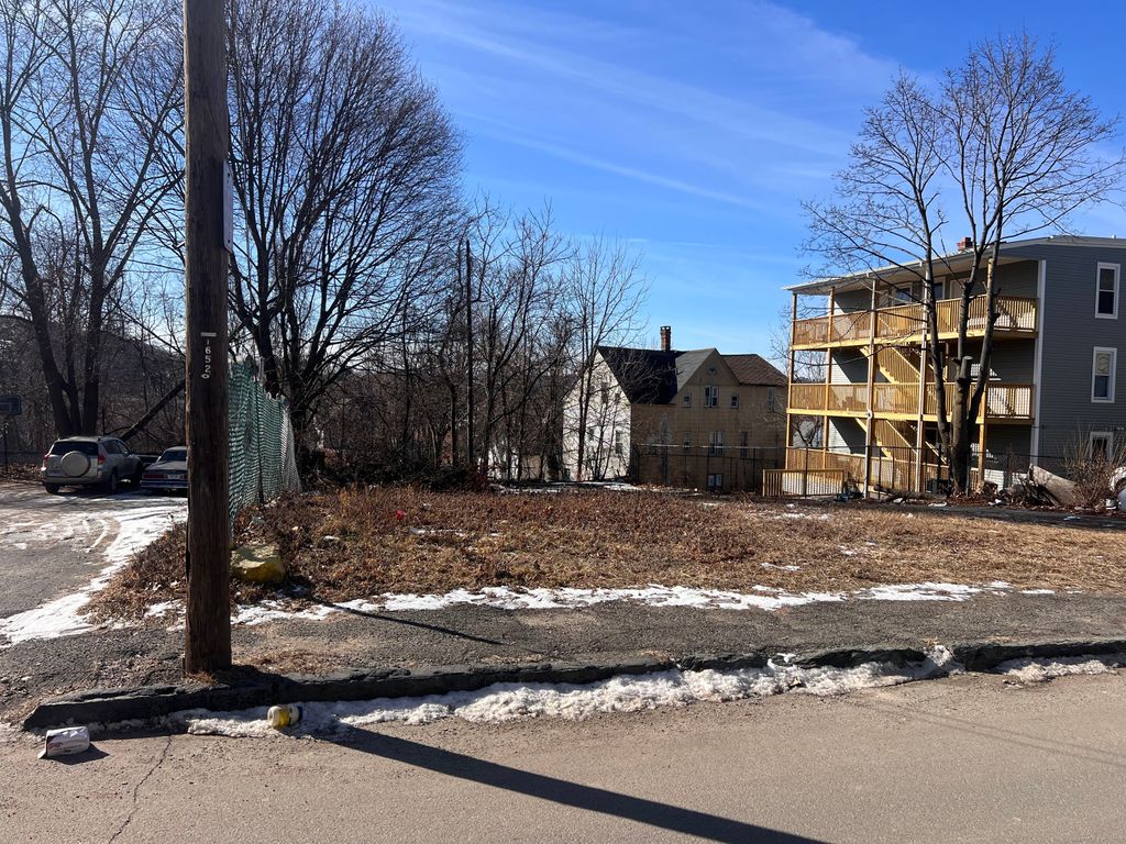 60 Laurel Street, Waterbury, CT 06702