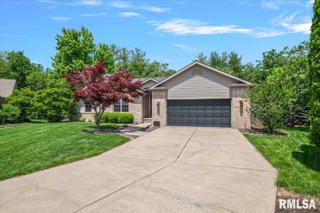 202 HUNTINGTON Road, Chatham, IL 62629