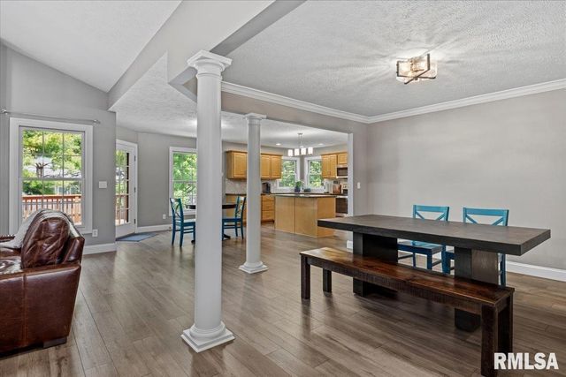202 HUNTINGTON Road, Chatham, IL 62629