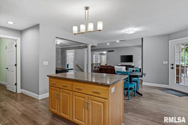 202 HUNTINGTON Road, Chatham, IL 62629