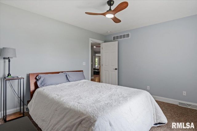 202 HUNTINGTON Road, Chatham, IL 62629