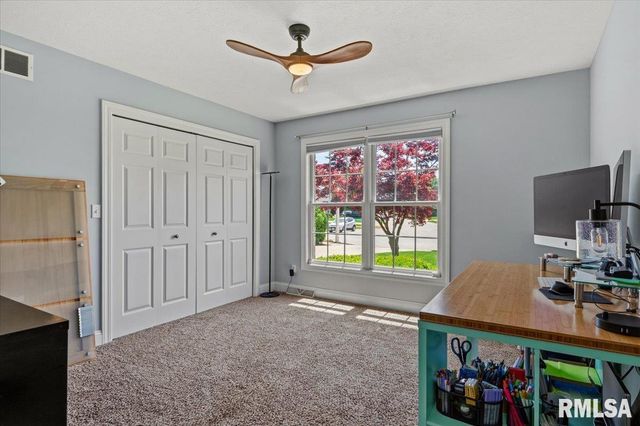 202 HUNTINGTON Road, Chatham, IL 62629