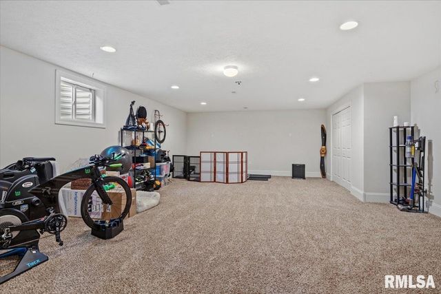 202 HUNTINGTON Road, Chatham, IL 62629