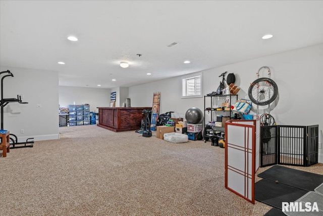 202 HUNTINGTON Road, Chatham, IL 62629