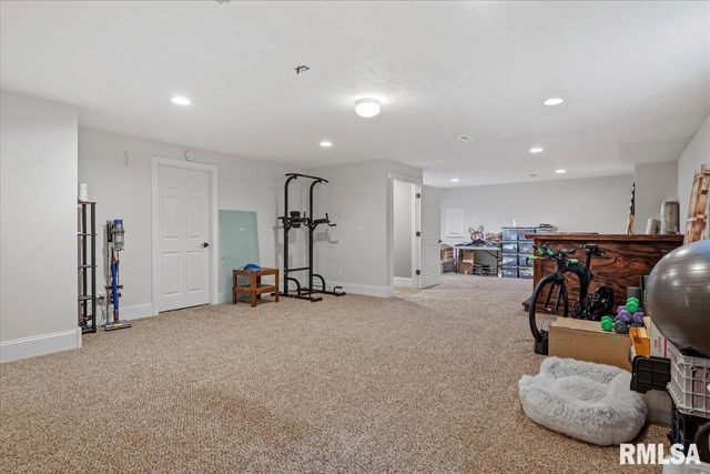 202 HUNTINGTON Road, Chatham, IL 62629