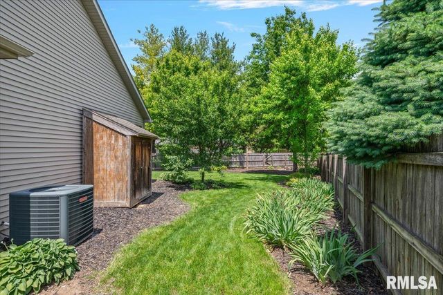 202 HUNTINGTON Road, Chatham, IL 62629