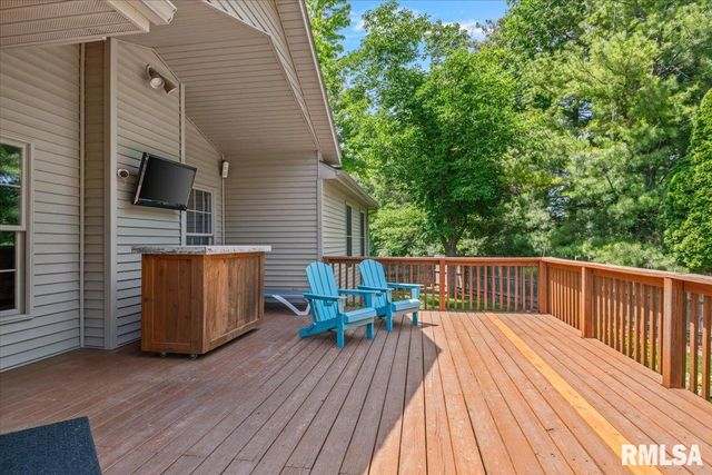 202 HUNTINGTON Road, Chatham, IL 62629