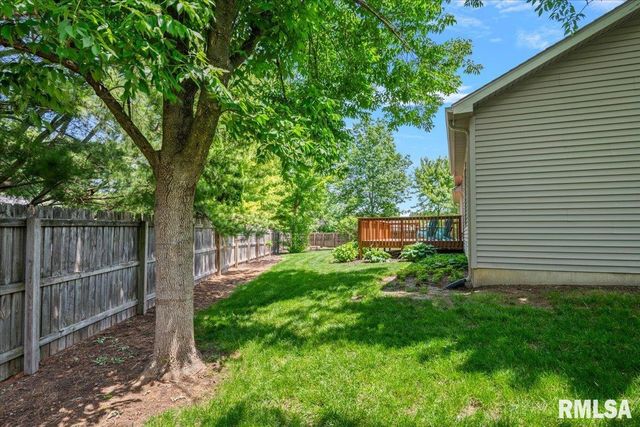 202 HUNTINGTON Road, Chatham, IL 62629