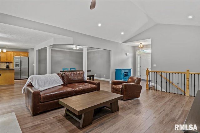 202 HUNTINGTON Road, Chatham, IL 62629