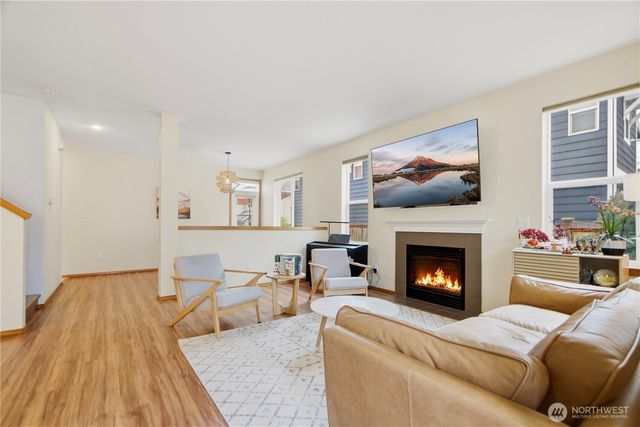 24713 233rd Place SE, Maple Valley, WA 98038