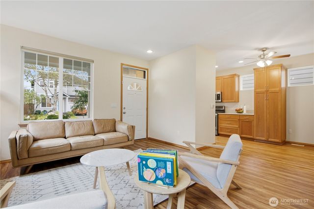 24713 233rd Place SE, Maple Valley, WA 98038