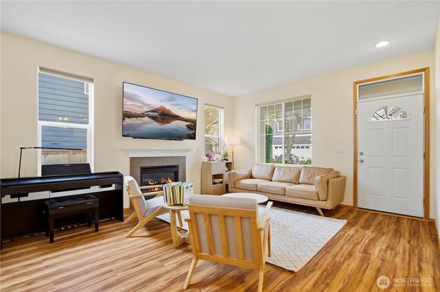 24713 233rd Place SE, Maple Valley, WA 98038