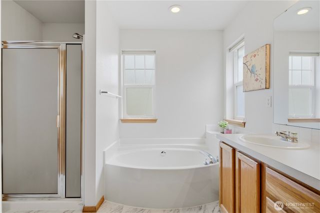 24713 233rd Place SE, Maple Valley, WA 98038