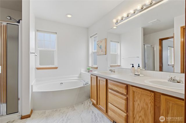 24713 233rd Place SE, Maple Valley, WA 98038