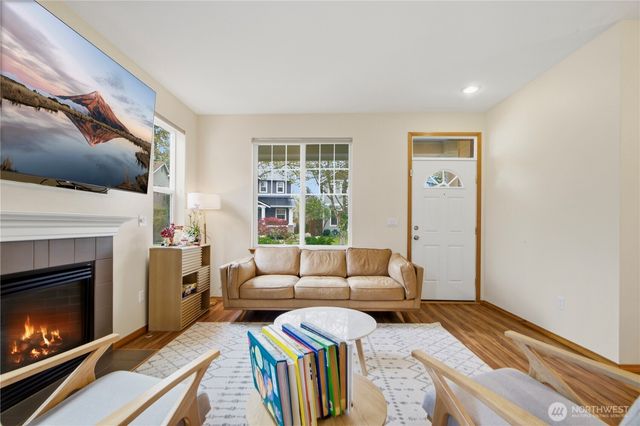 24713 233rd Place SE, Maple Valley, WA 98038