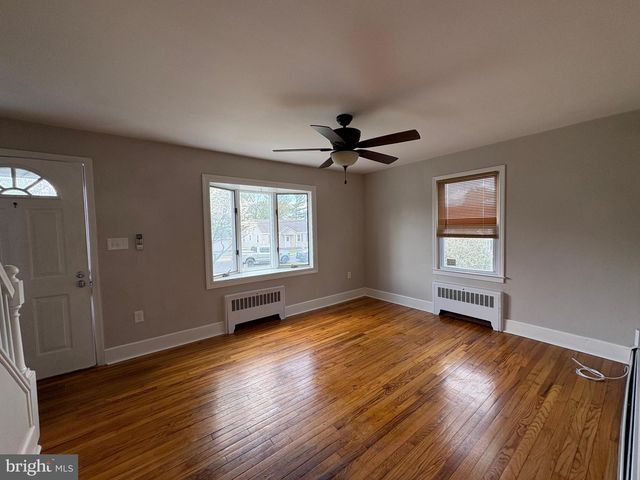 9 BUTTS AVE, Bordentown, NJ 08505