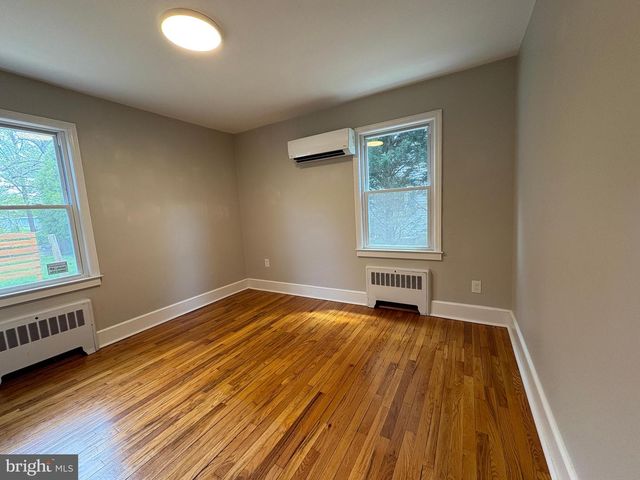 9 BUTTS AVE, Bordentown, NJ 08505