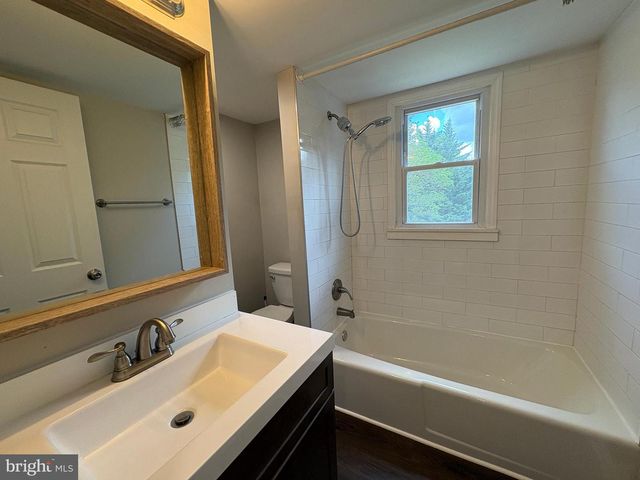 9 BUTTS AVE, Bordentown, NJ 08505