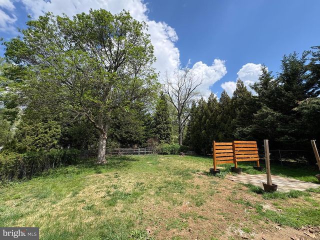 9 BUTTS AVE, Bordentown, NJ 08505