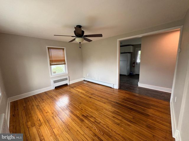 9 BUTTS AVE, Bordentown, NJ 08505