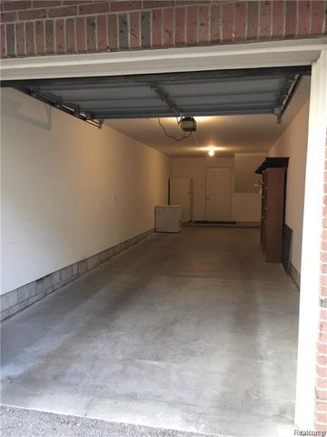 25562 Portico Lane, Novi, MI 48375