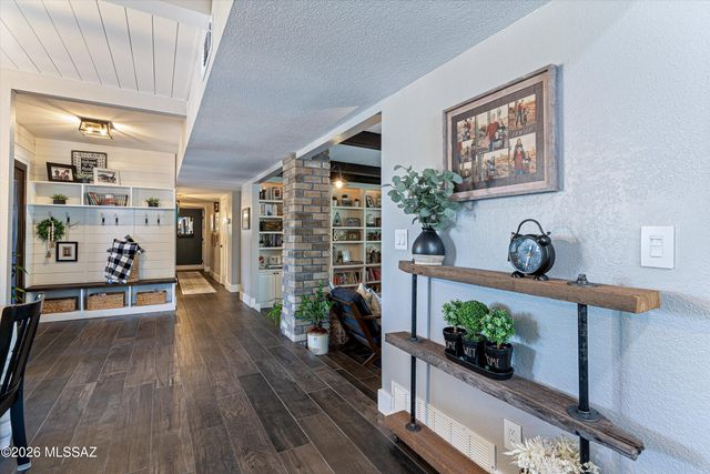 7981 E Fort Lowell Road, Tucson, AZ 85750