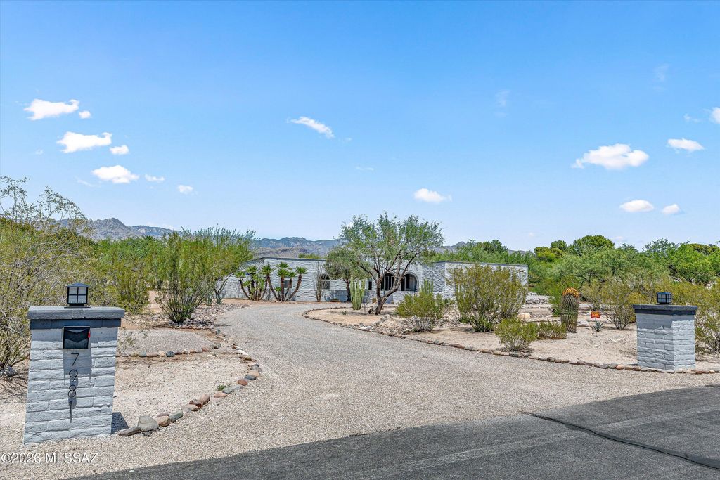 7981 E Fort Lowell Road, Tucson, AZ 85750