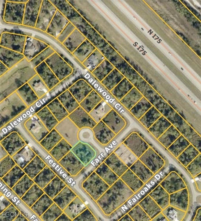 Farr AVE, North Port, FL 34288