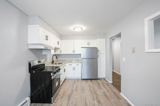 2710 South Road C6, Poughkeepsie, NY 12601