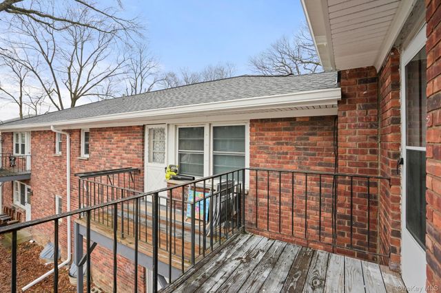 2710 South Road C6, Poughkeepsie, NY 12601