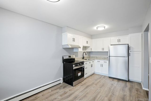 2710 South Road C6, Poughkeepsie, NY 12601