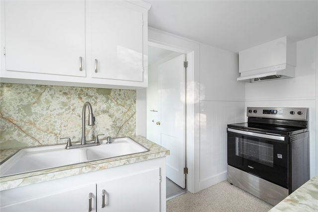 97 Bliss Mine Road, Newport, RI 02840