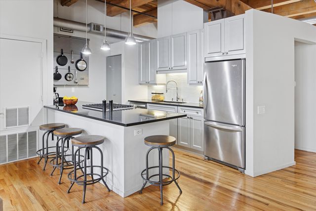 728 W JACKSON Boulevard 326, Chicago, IL 60661