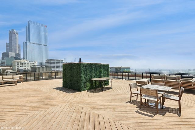 728 W JACKSON Boulevard 326, Chicago, IL 60661