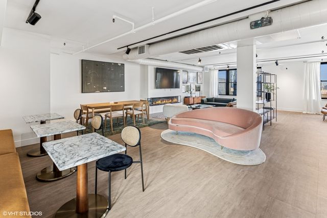 728 W JACKSON Boulevard 326, Chicago, IL 60661