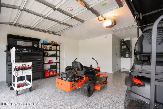 1091 SE Spinnaker Avenue, Port St. Lucie, FL 34983