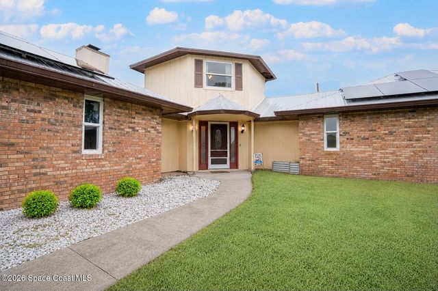 1091 SE Spinnaker Avenue, Port St. Lucie, FL 34983