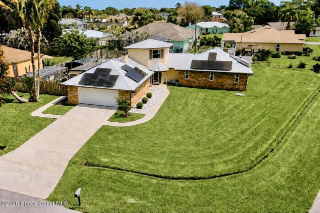 1091 SE Spinnaker Avenue, Port St. Lucie, FL 34983